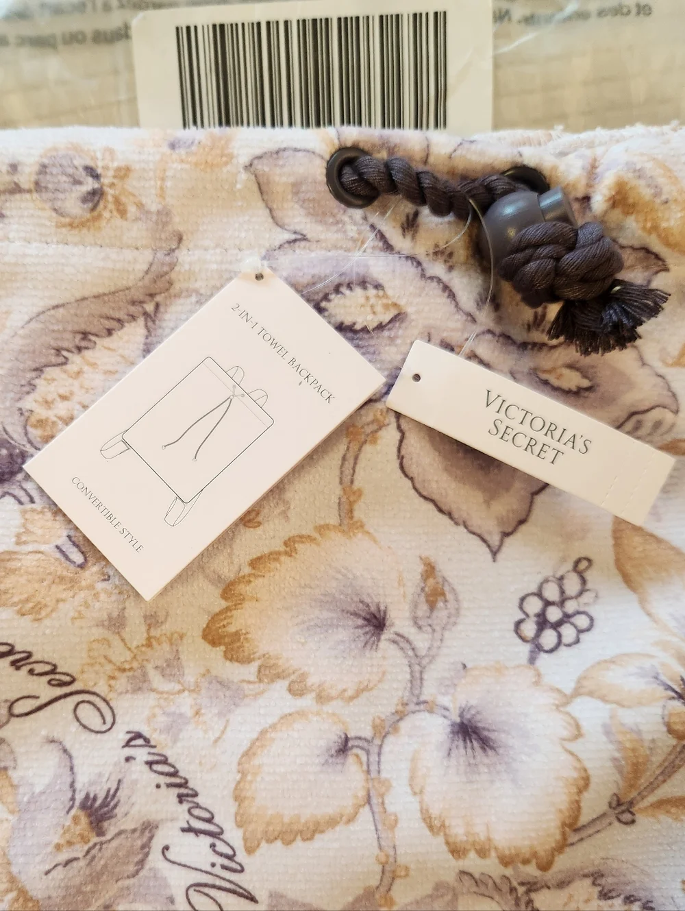 Victoria's Secret Floral 2 In 1 Towel Bacpack in Blush & Lavender - Picture 2 of 4